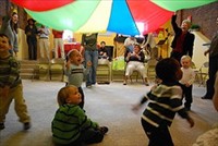 Childrens Music Center - Parachute