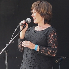 Deborah Henriksson singing 