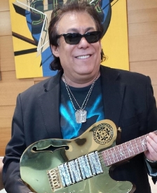 Bill Zucker and guitar